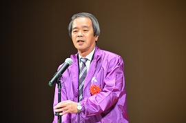 萩野虔一同窓会会長の挨拶