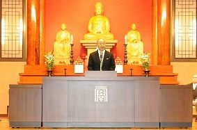 駒澤大学学長 廣瀬 良弘
