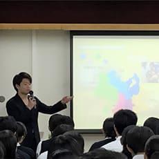 経営学部生が駒大高校ガイダンスに登壇