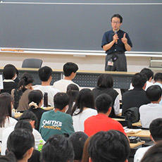 オープンキャンパス　山藤竜太郎准教授の模擬講義